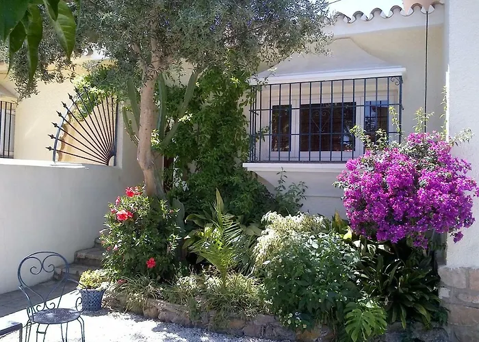 Apartment Garden At Casa Madden